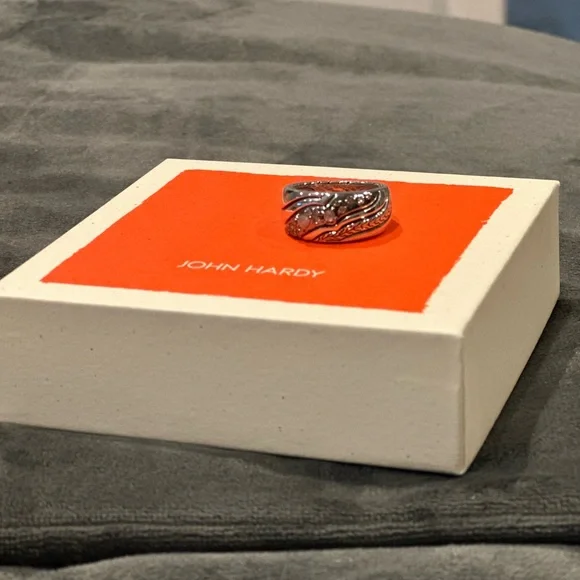 John Hardy Silver Lahar Ring with Diamonds size 7 new with box - Picture 2 of 12